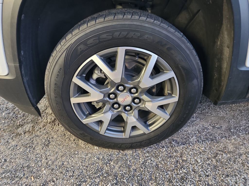 Used 2022 GMC Acadia SLE FWD image 11