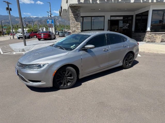 Used 2016 Chrysler 200 Limited FWD image 3