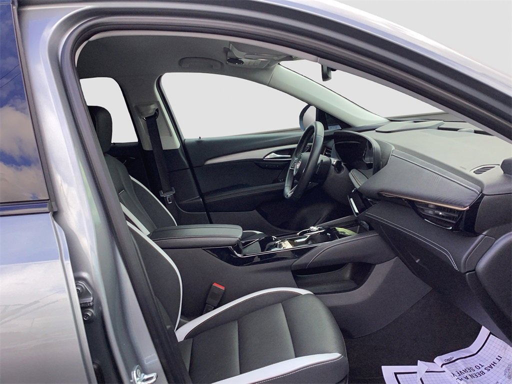 Used 2025 Buick Envision Sport Touring image 18
