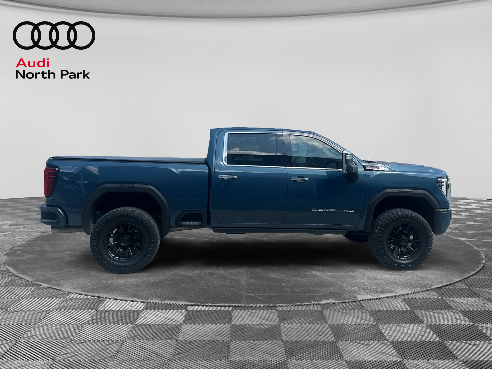 Used 2025 GMC Sierra 2500 Denali w/ Denali Reserve Package AWD/4WD image 6