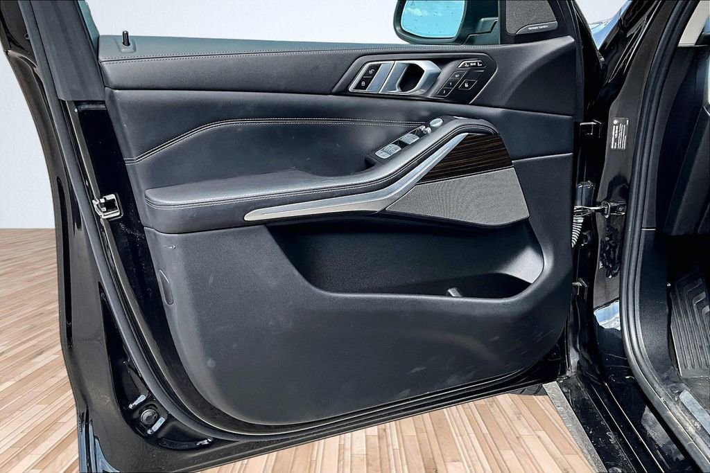 Used 2023 BMW X7 xDrive40i AWD/4WD image 15