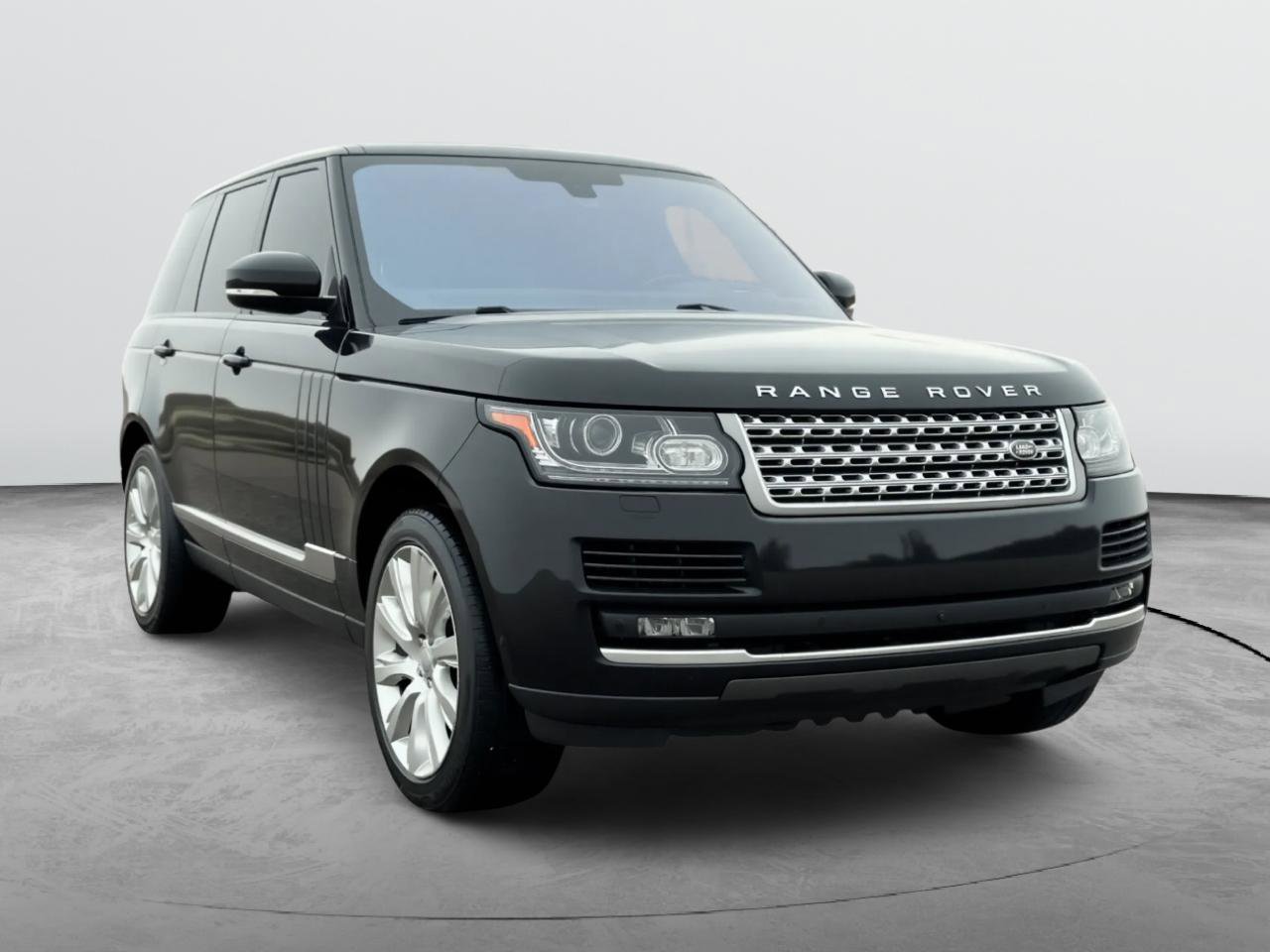Used 2016 Land Rover Range Rover Supercharged image 2