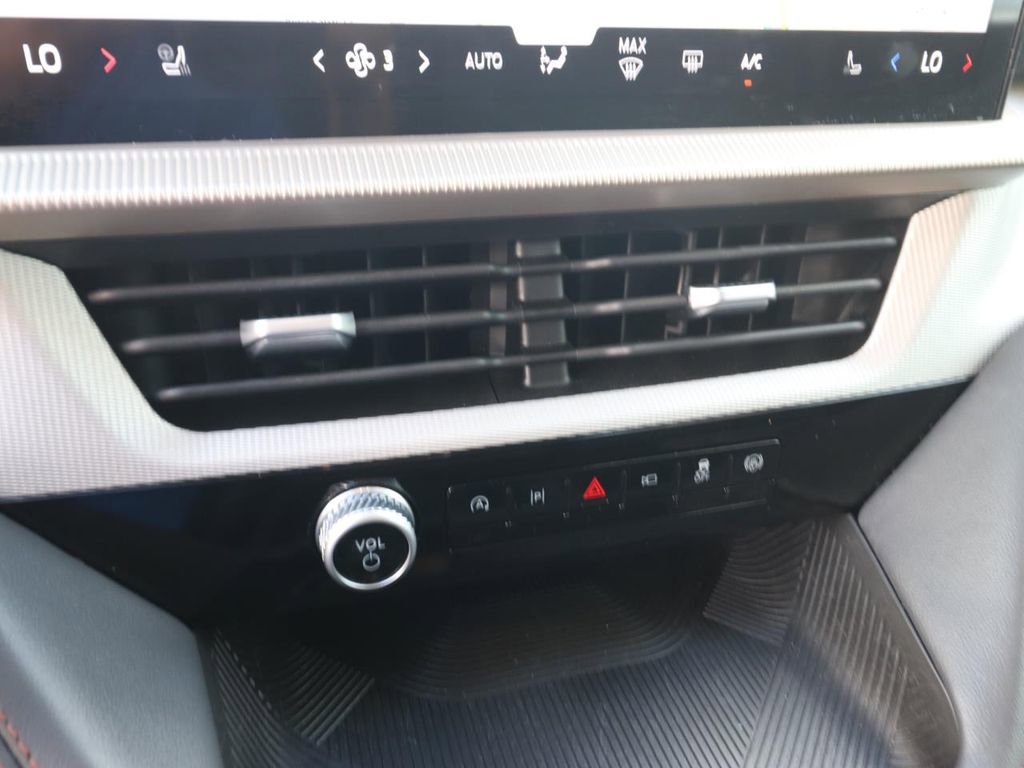 Certified 2025 Ford Explorer Active w/ Active Comfort Package RWD image 22