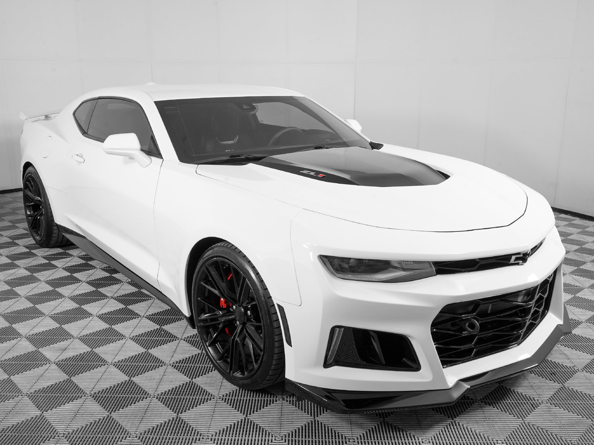 Used 2022 Chevrolet Camaro ZL1 RWD image 3