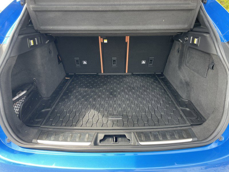 Used 2020 Jaguar F-PACE SVR image 39