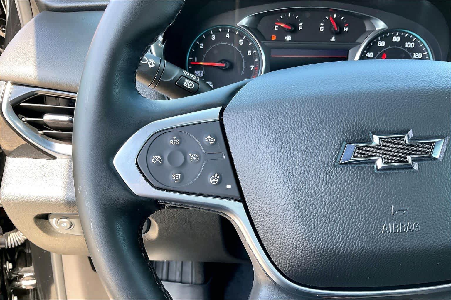 Used 2023 Chevrolet Traverse RS FWD image 22