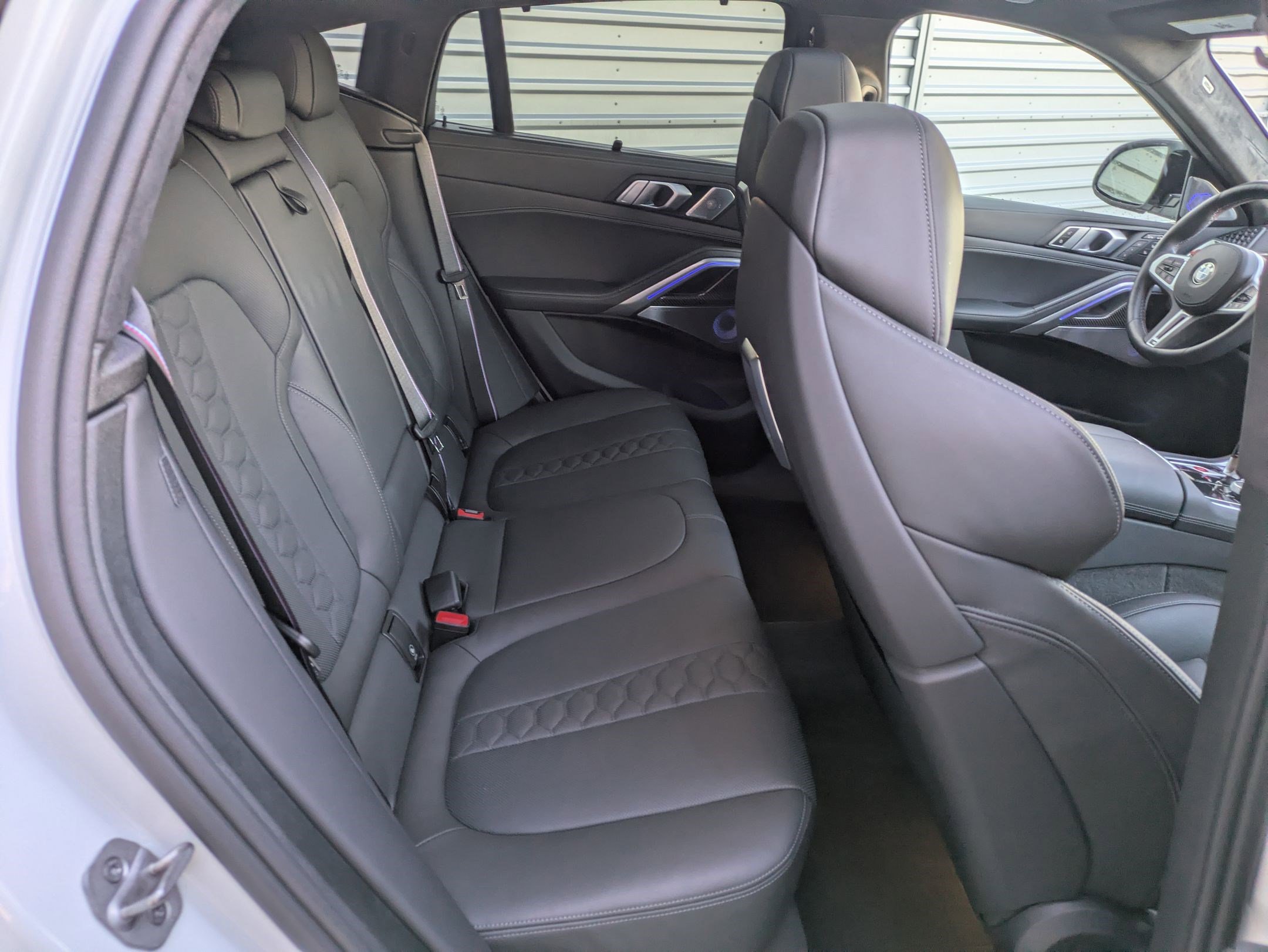 Used 2025 BMW X6 M Competition w/ Executive Package image 32