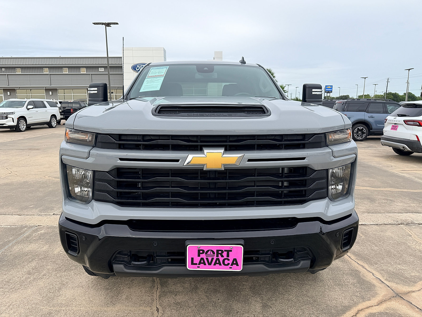 Used 2025 Chevrolet Silverado 2500 Custom w/ Custom Value Package AWD/4WD image 2