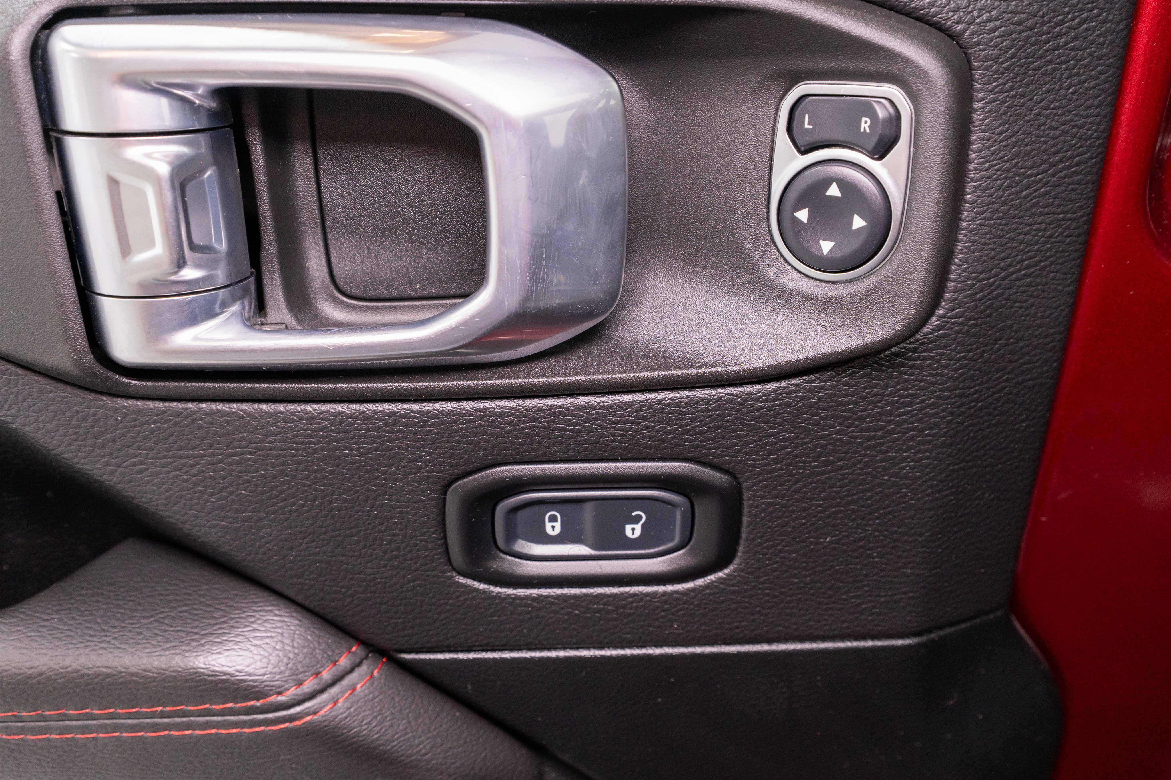 Used 2021 Jeep Wrangler Unlimited Rubicon AWD/4WD image 15