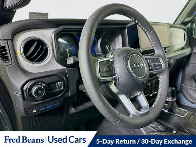 Used 2025 Jeep Wrangler Unlimited Sahara w/ Safety Group AWD/4WD image 11