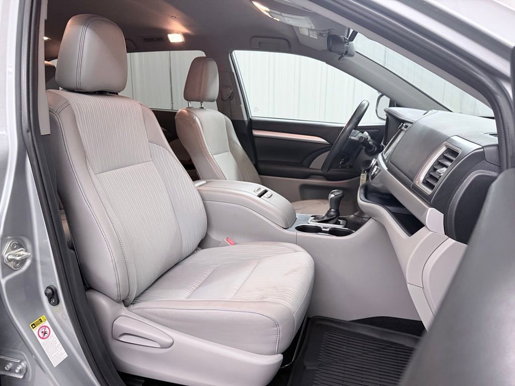 Used 2019 Toyota Highlander Plus image 40