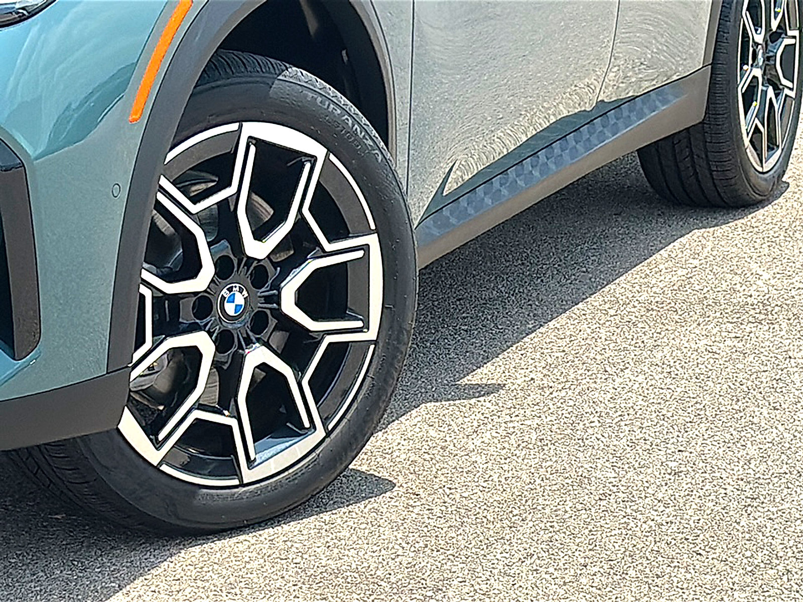 New 2026 BMW X2 xDrive28i w/ Technology Package AWD/4WD image 3