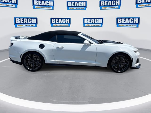 Used 2022 Chevrolet Camaro ZL1 RWD image 9