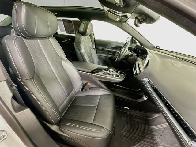Used 2025 Cadillac Lyriq Sport w/ LPO, Floor Liner Package AWD/4WD image 33