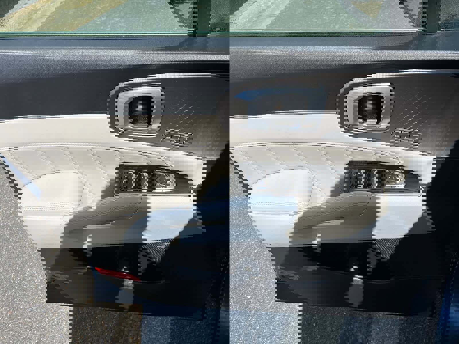 Certified 2025 Kia Sorento SX Prestige image 20