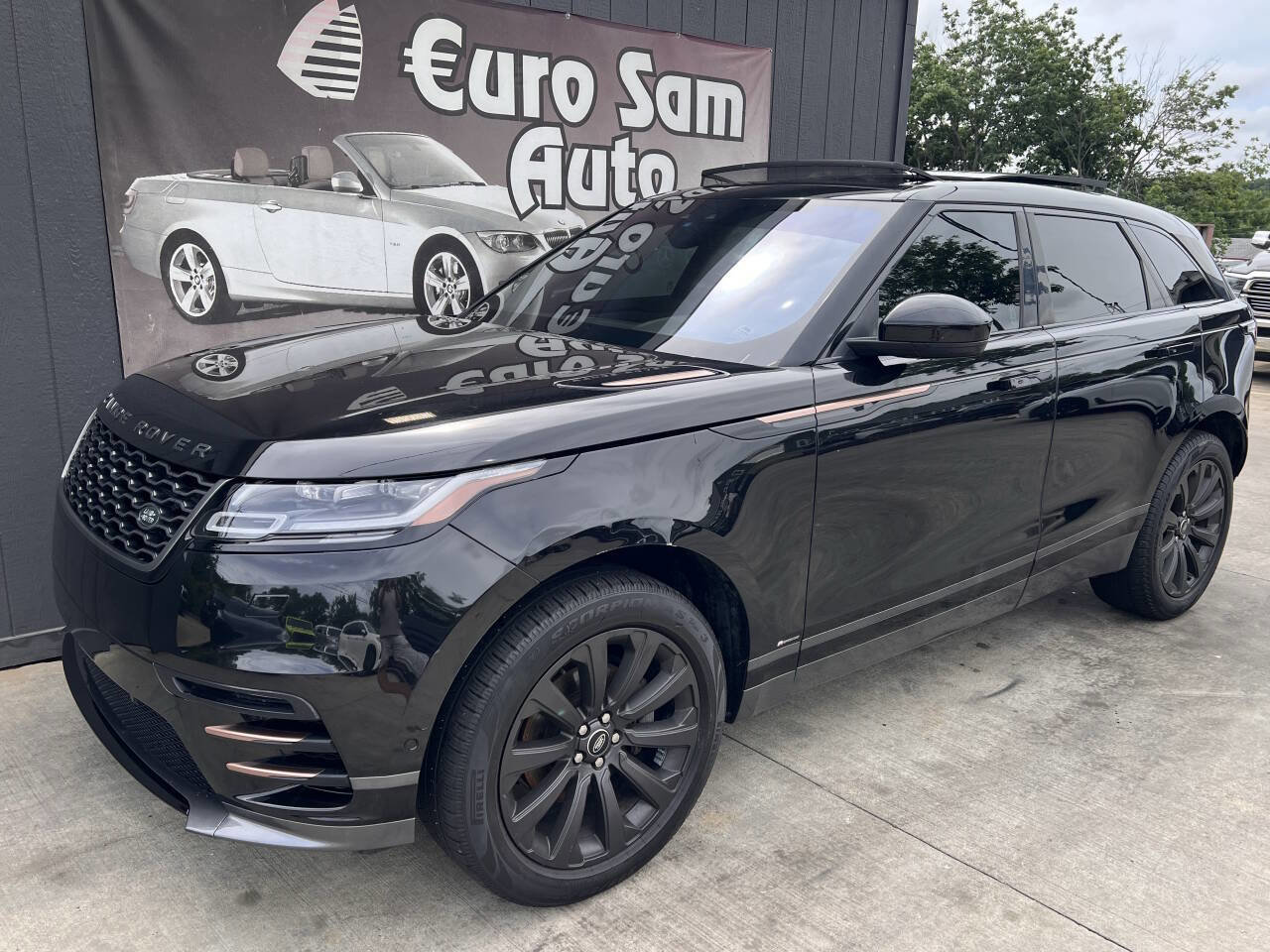 Used 2018 Land Rover Range Rover Velar R-Dynamic SE image 2