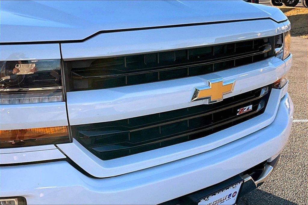 Used 2018 Chevrolet Silverado 1500 LT w/ All Star Edition image 26