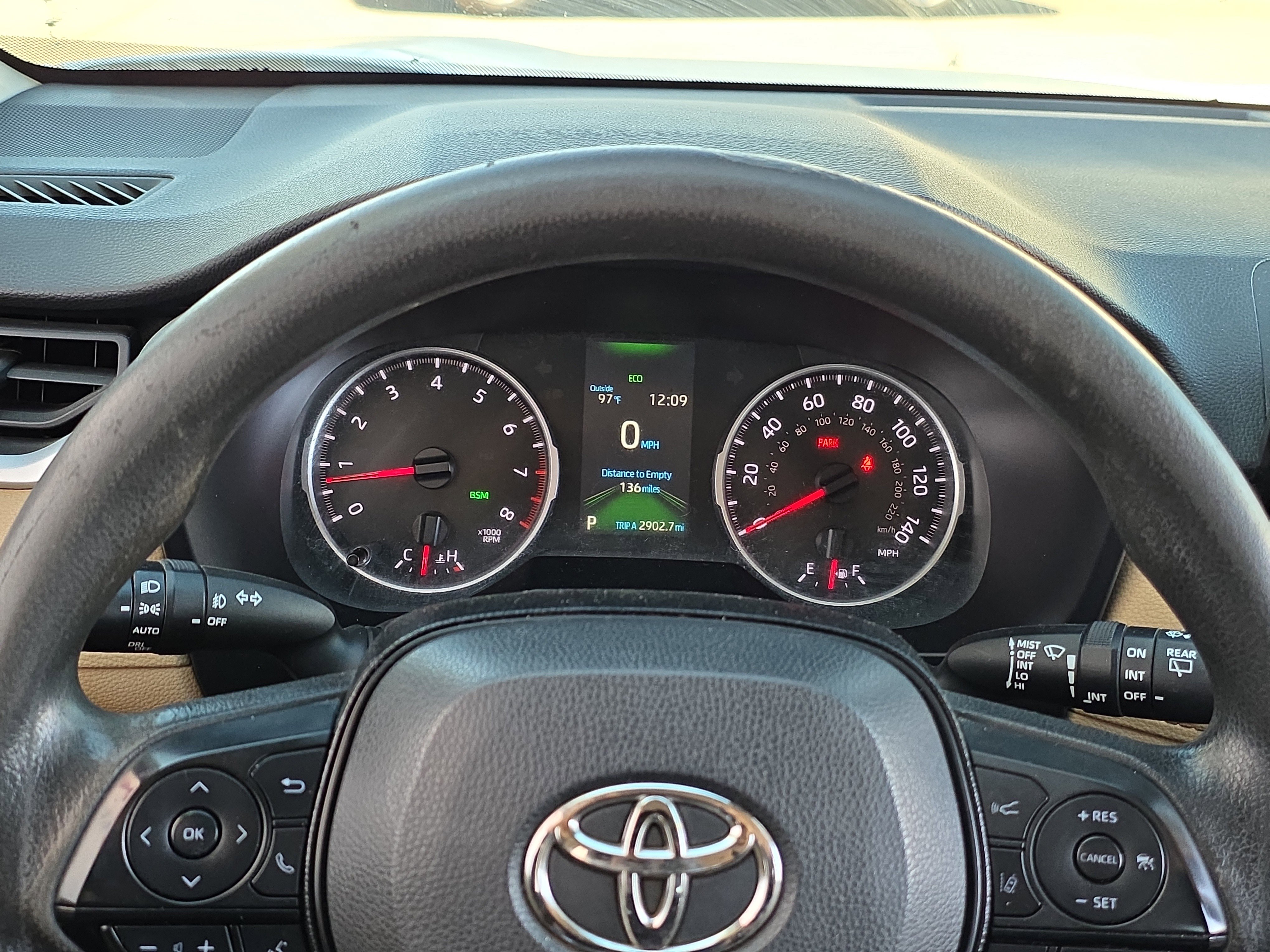 Used 2021 Toyota RAV4 XLE image 15