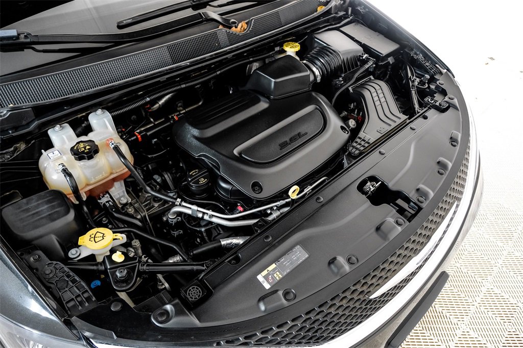 Used 2020 Chrysler Voyager Lxi image 50