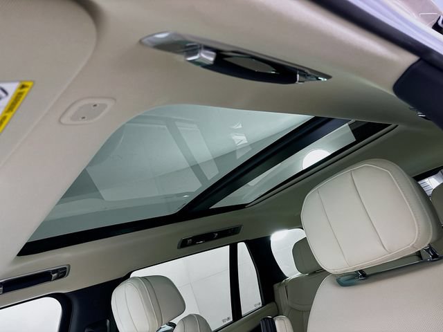 New 2026 Land Rover Range Rover Long Wheelbase SE AWD/4WD image 14