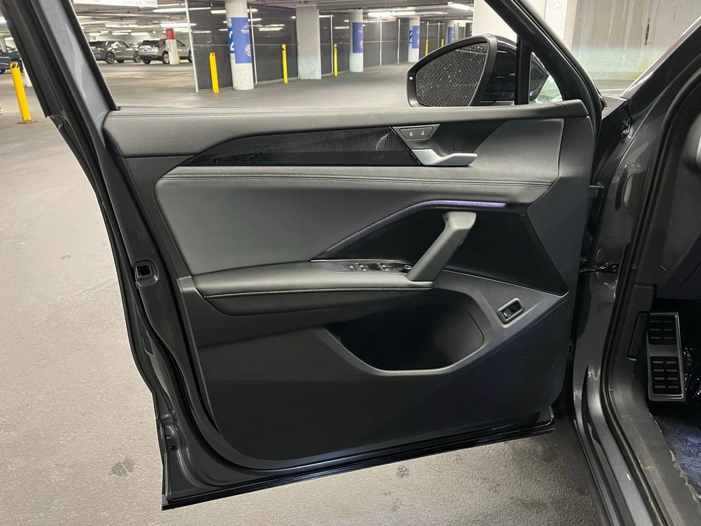 New 2026 Volkswagen Tiguan SE R-Line AWD/4WD image 20