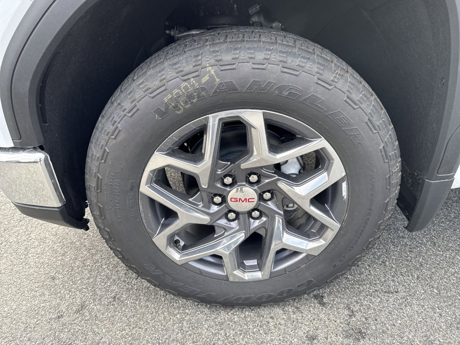 New 2026 GMC Sierra 1500 SLE w/ Preferred Package image 12