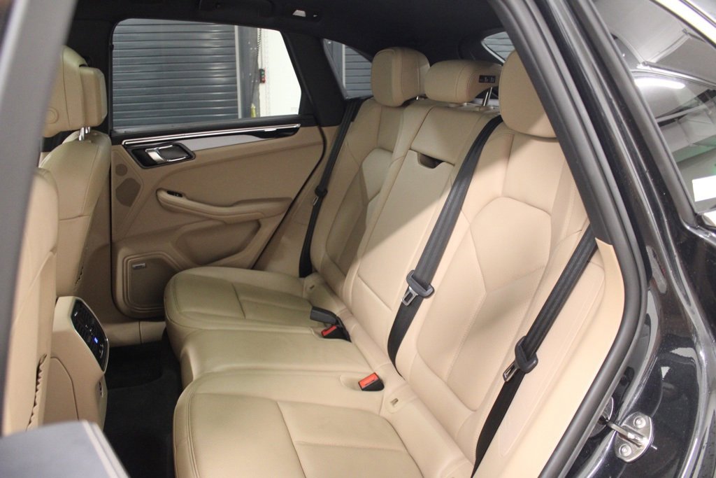 Certified 2022 Porsche Macan image 29