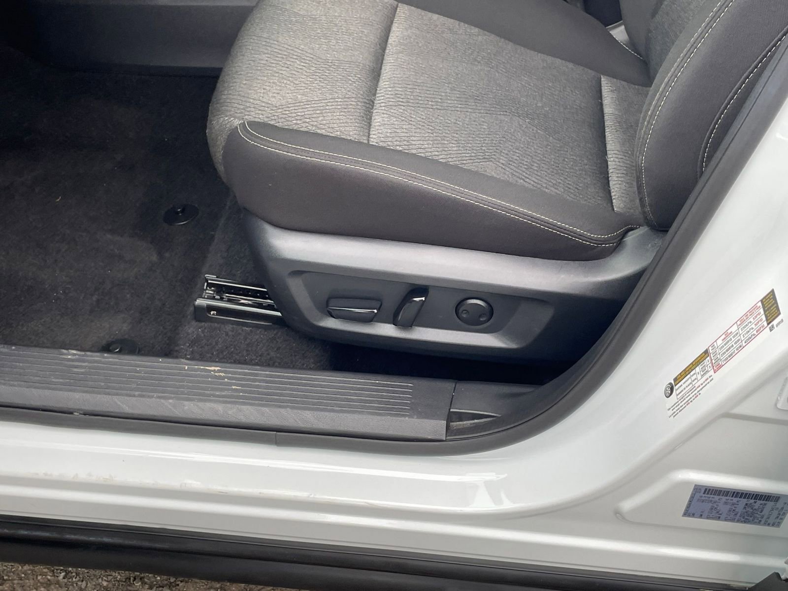 Used 2025 Nissan Rogue SV image 22