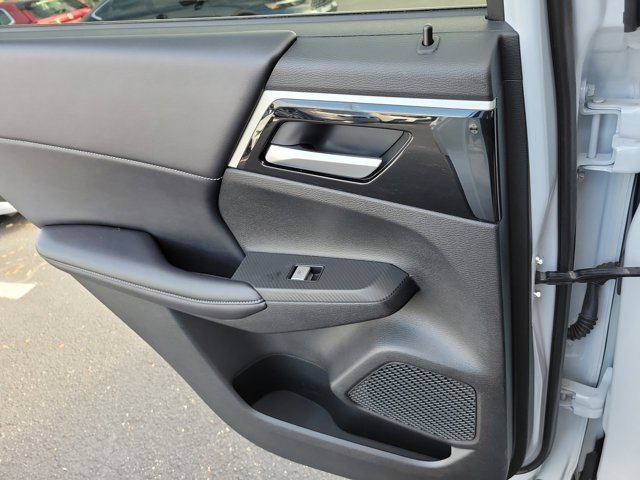 Used 2024 Mitsubishi Outlander SE image 17