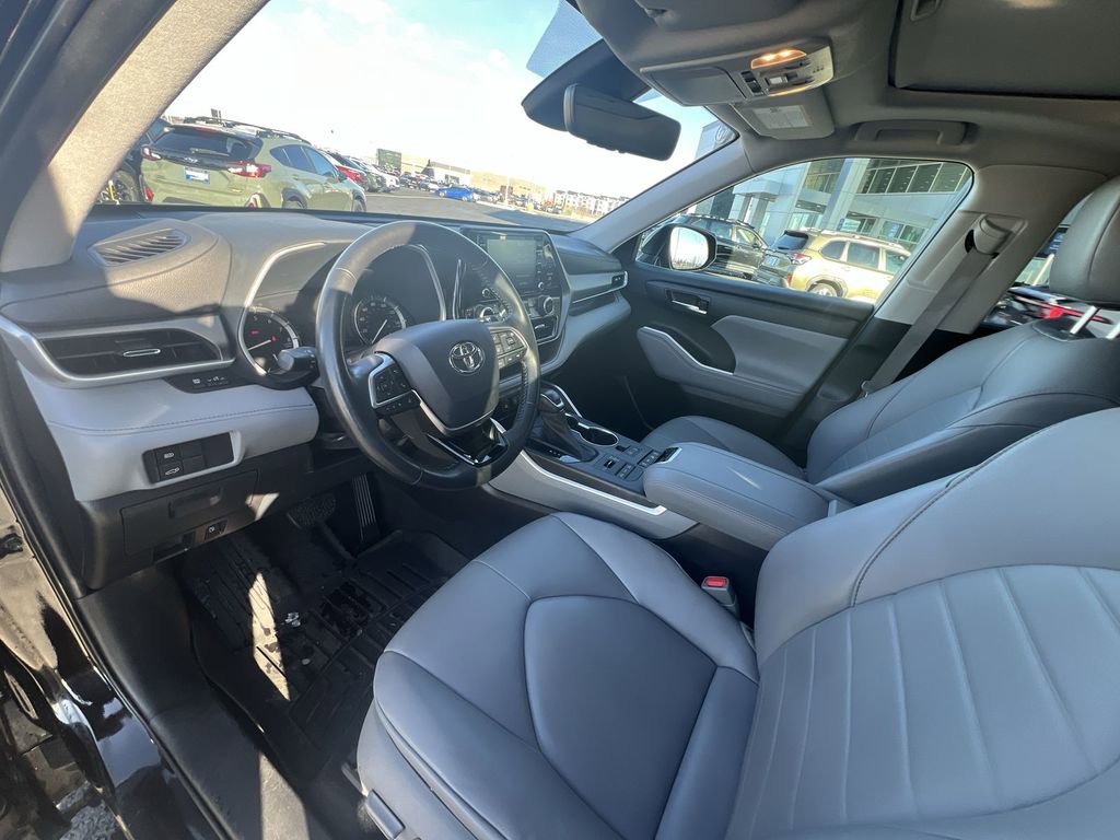 Used 2021 Toyota Highlander XLE image 10