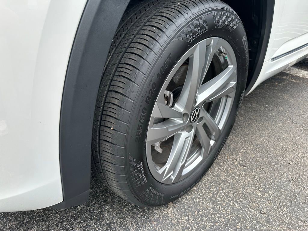 Used 2024 Volkswagen Atlas Cross Sport SEL R-Line AWD/4WD image 10