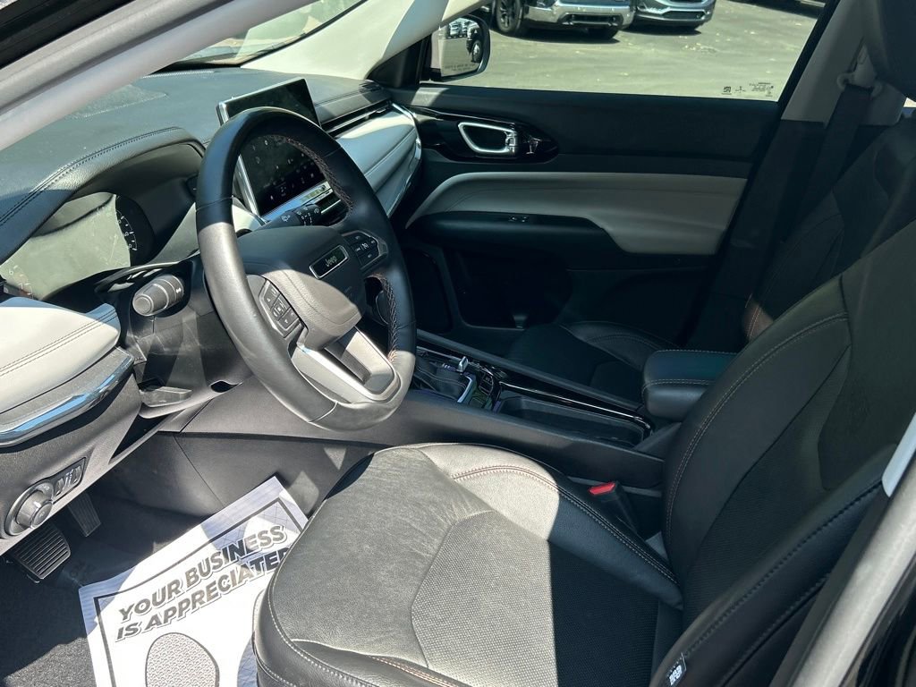 Used 2022 Jeep Compass Limited image 11