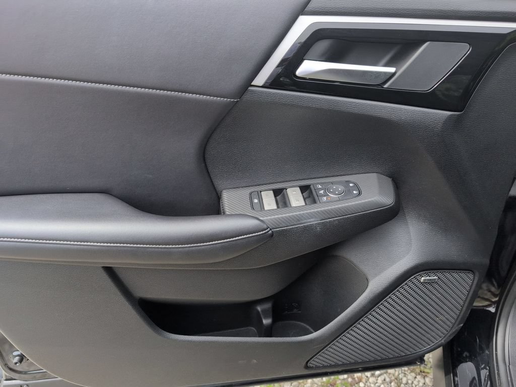Used 2025 Mitsubishi Outlander SE FWD image 11