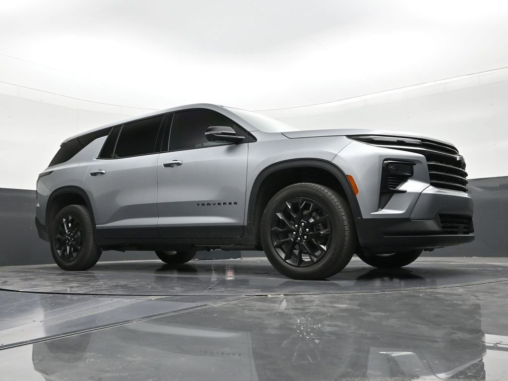 Used 2024 Chevrolet Traverse LS w/ Midnight/Sport Edition image 26