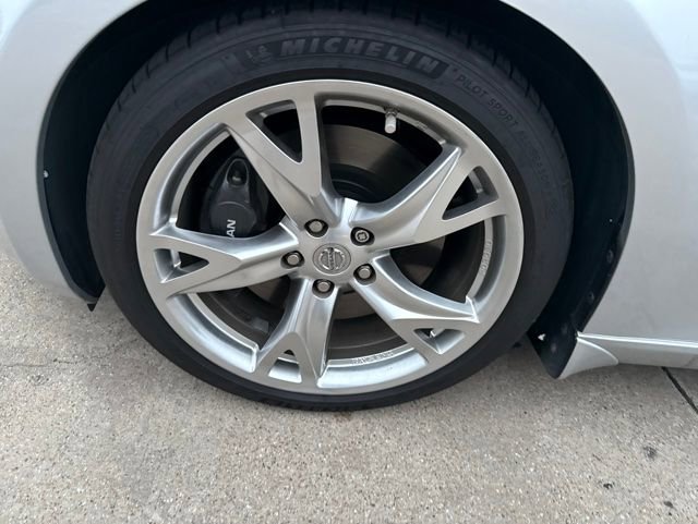 Used 2009 Nissan 370Z Coupe w/ Sport Pkg RWD image 4