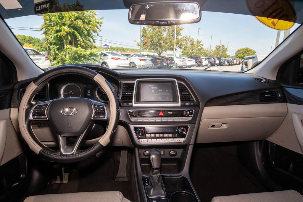Used 2018 Hyundai Sonata Limited w/ Cargo Package FWD image 18