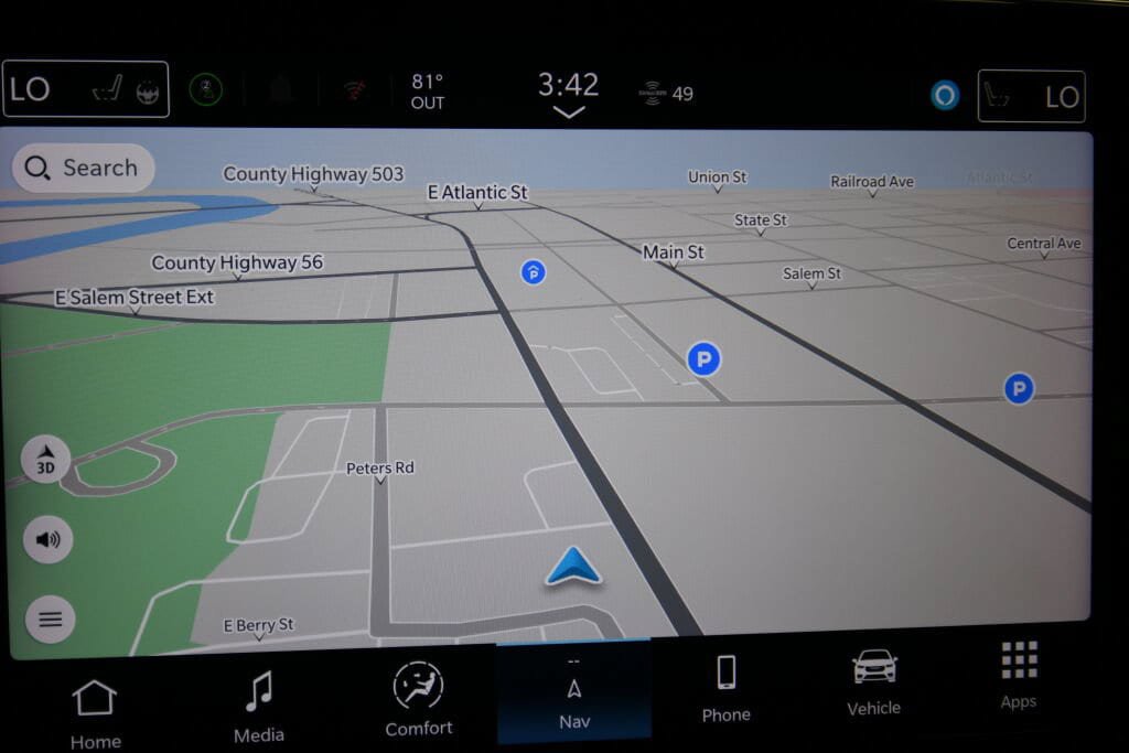 Used 2025 Chrysler Pacifica Limited FWD image 15