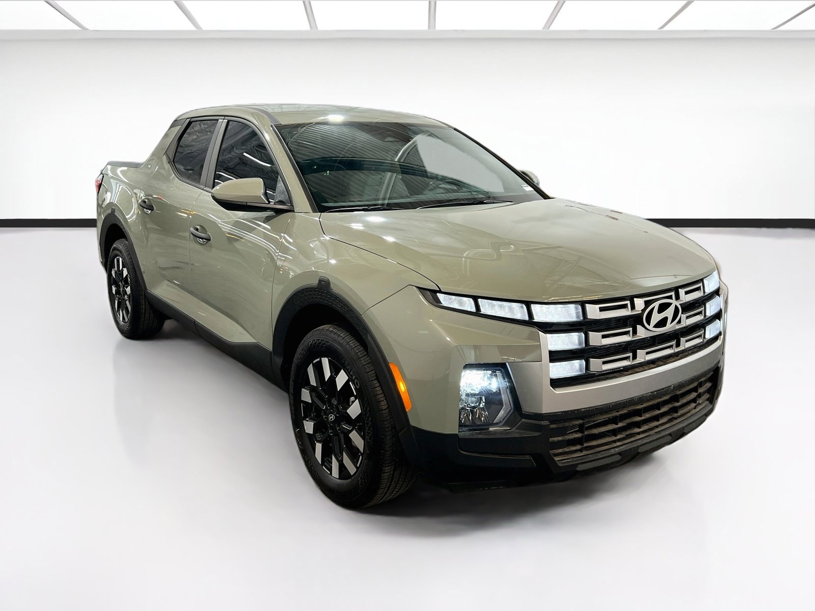 Used 2025 Hyundai Santa Cruz SE FWD image 3