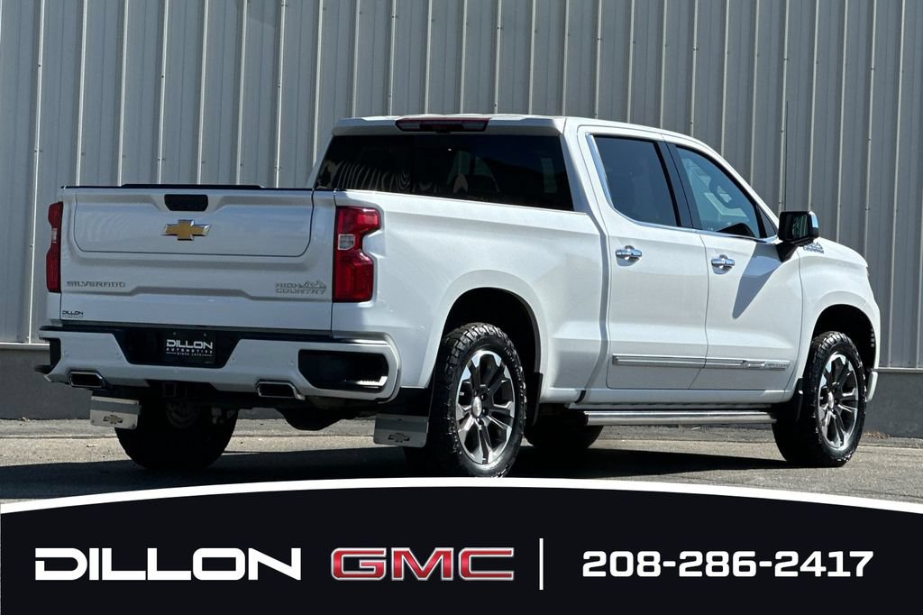 Used 2024 Chevrolet Silverado 1500 High Country w/ Technology Package AWD/4WD image 4