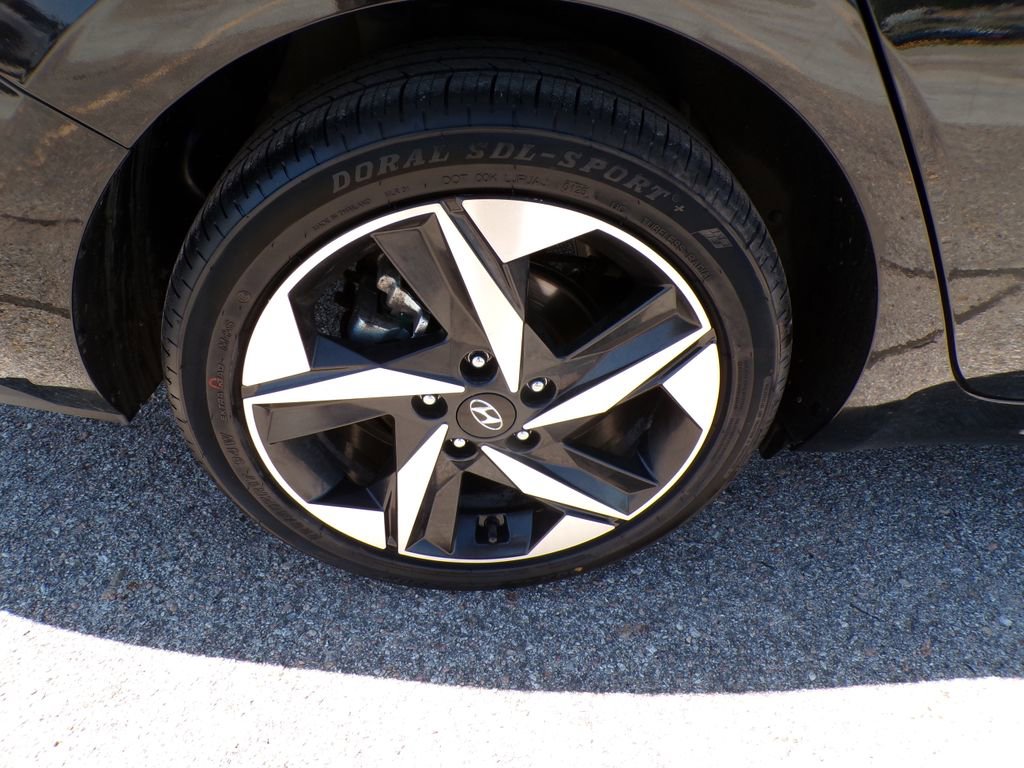 Certified 2023 Hyundai Elantra SEL w/ Convenience Package FWD image 19