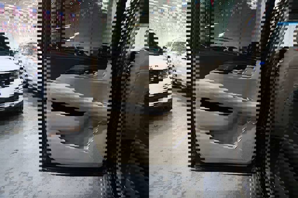 Used 2019 Cadillac Escalade ESV Luxury image 23