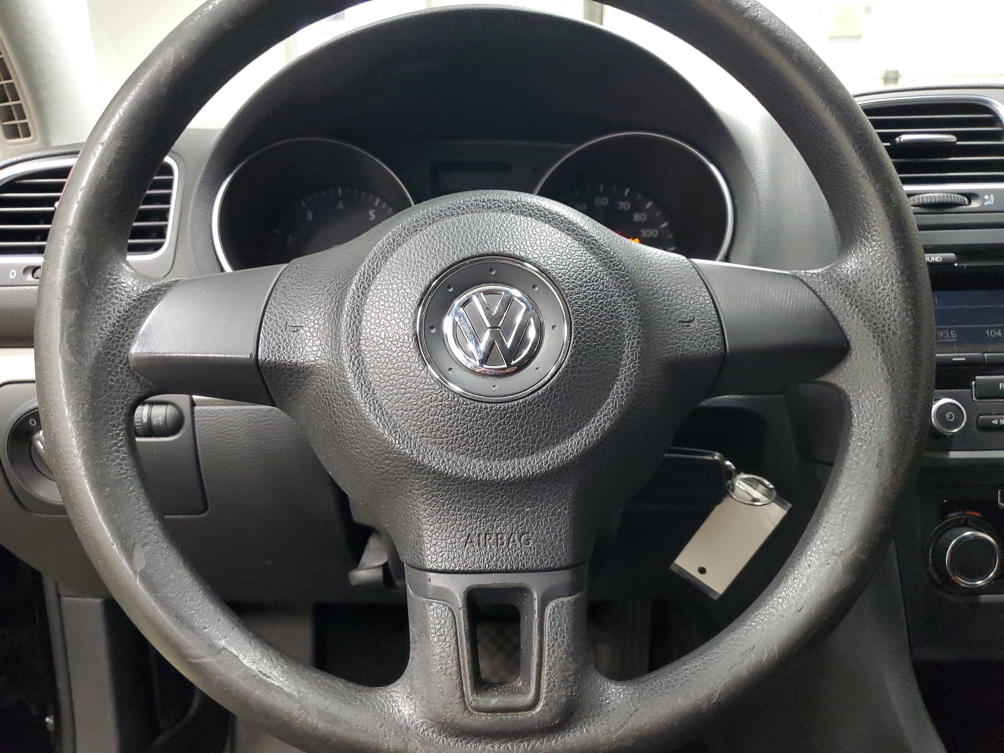 Used 2012 Volkswagen Golf 2-Door FWD image 21