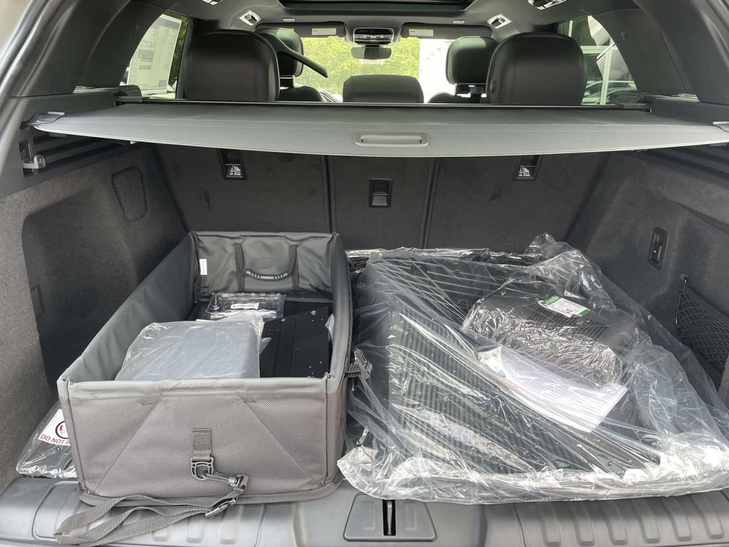 New 2026 Land Rover Range Rover Sport SE AWD/4WD image 17