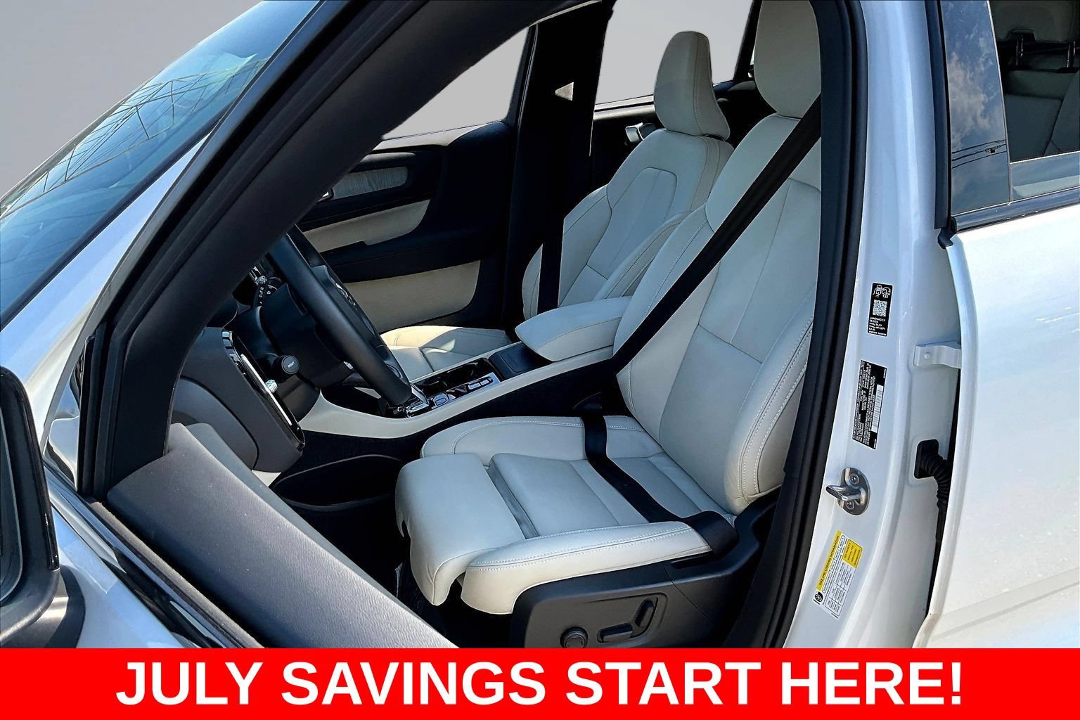 Used 2026 Volvo XC40 B5 Plus AWD/4WD image 26