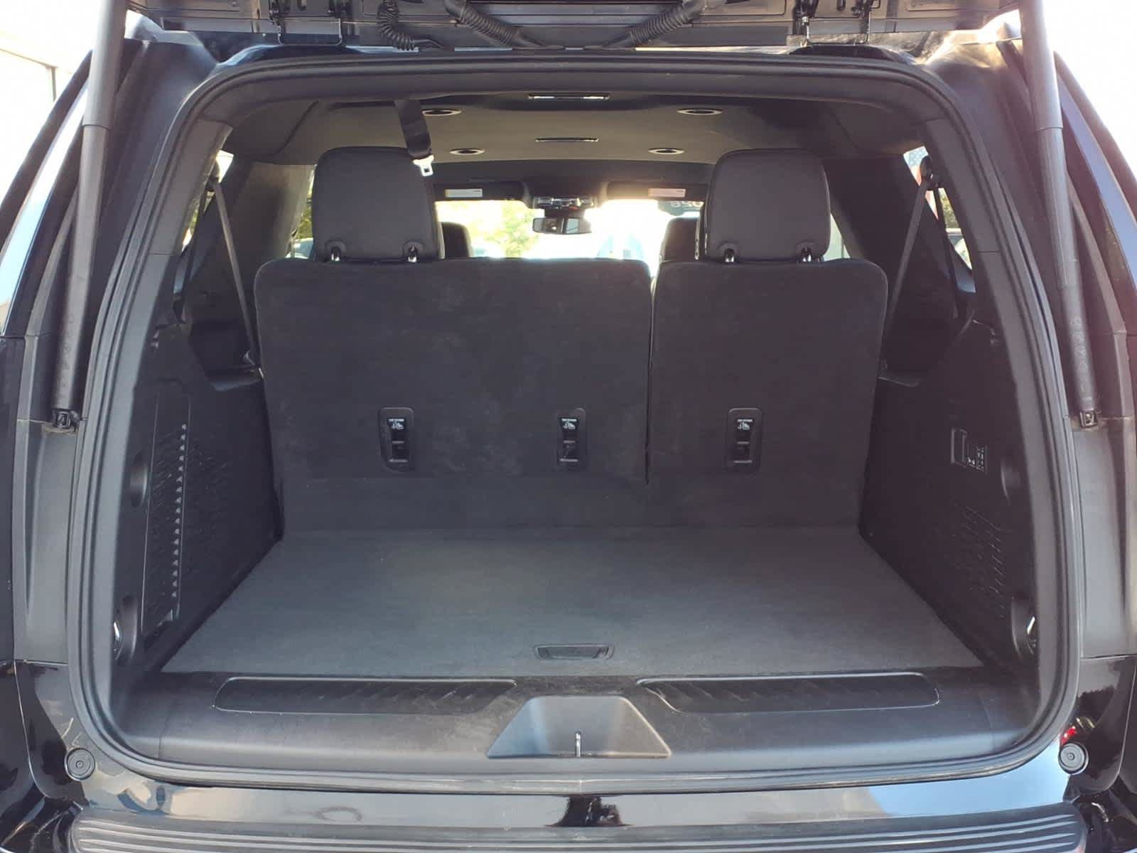 Used 2026 Chevrolet Suburban LT w/ Comfort Package AWD/4WD image 19