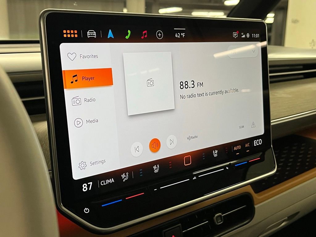 Used 2025 Volkswagen ID. Buzz 1st Edition image 29