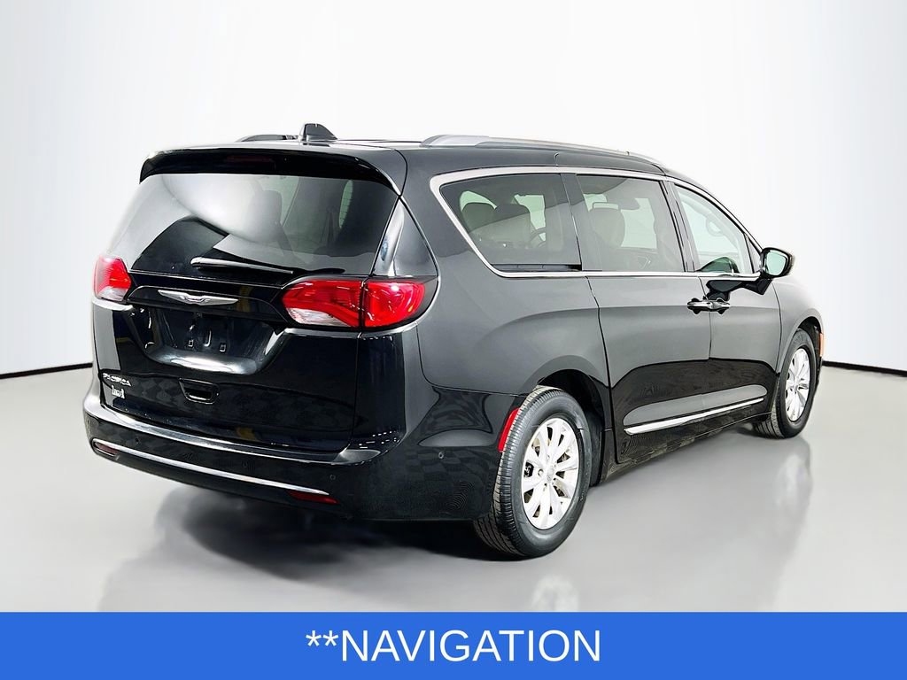 Used 2019 Chrysler Pacifica Touring-L w/ Advanced Safetytec Group image 5