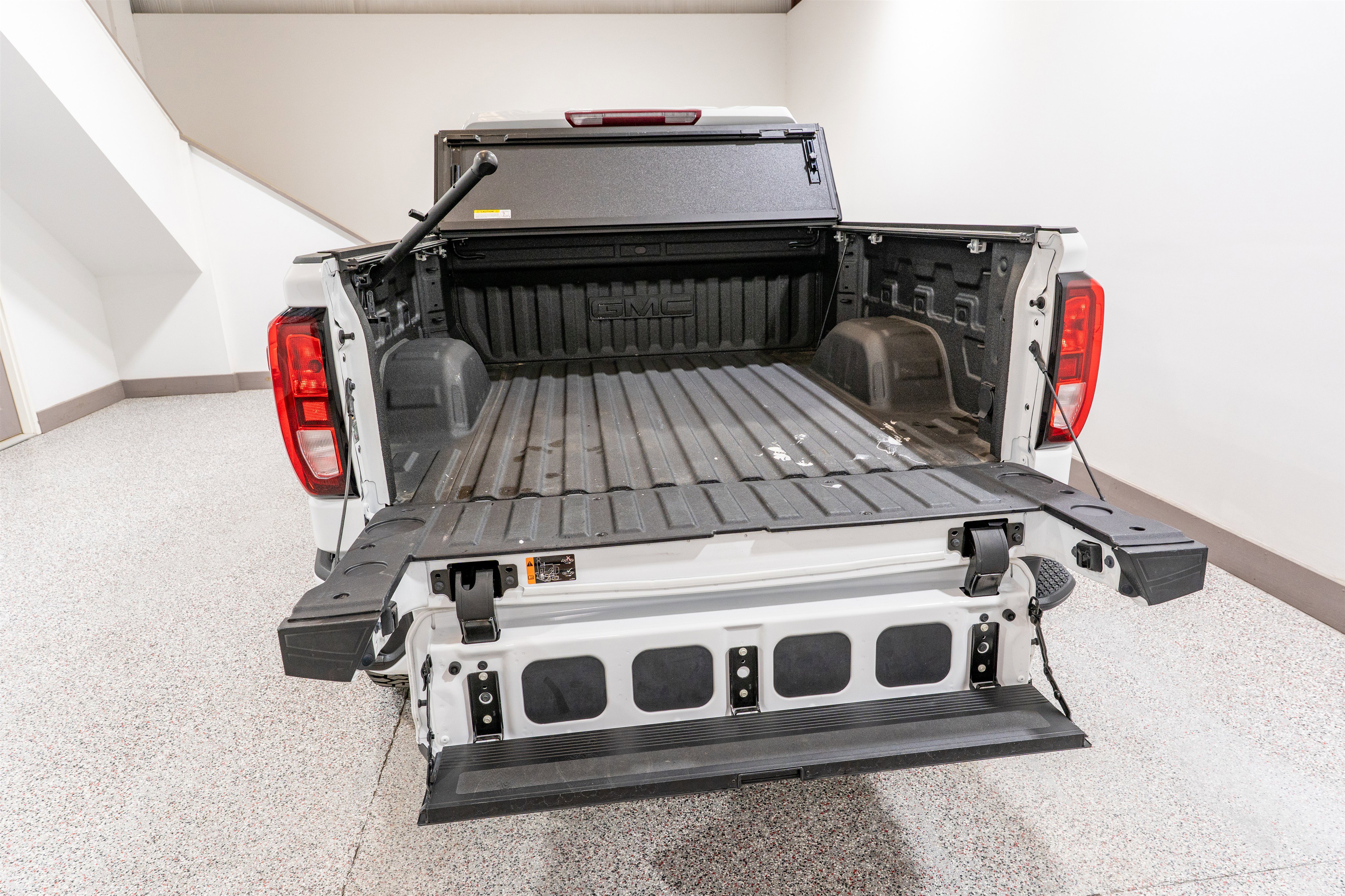 Used 2023 GMC Sierra 1500 Elevation w/ Elevation Premium Package AWD/4WD image 12