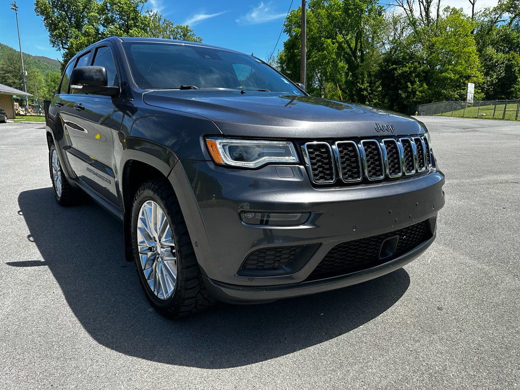 Used 2017 Jeep Grand Cherokee Summit AWD/4WD image 1