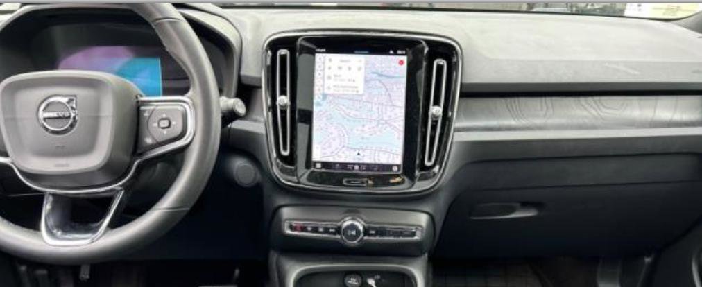 Used 2023 Volvo XC40 Recharge Ultimate image 17